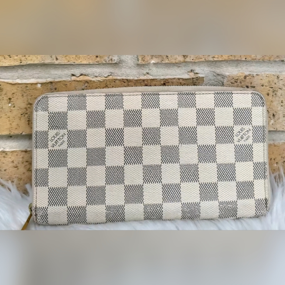 Authentic Louis Vuitton Damier Azur Zippy Organizer Wallet